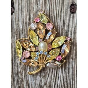 Rare Vintage Crown Trifari Gold Tone Multi Color Rhinestone Pearl Leaf Brooch